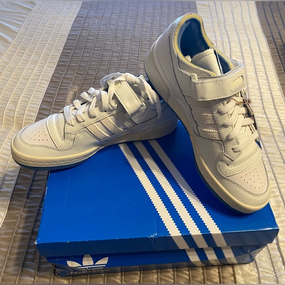 Adidas - NEW - FORUM 84 LOW SHOES. Originals. Size 6. (Box dented) - Picture 10 of 16